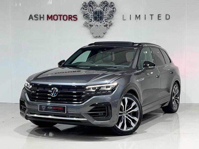 View VOLKSWAGEN TOUAREG 3.0 TSI V6 Black Edition 