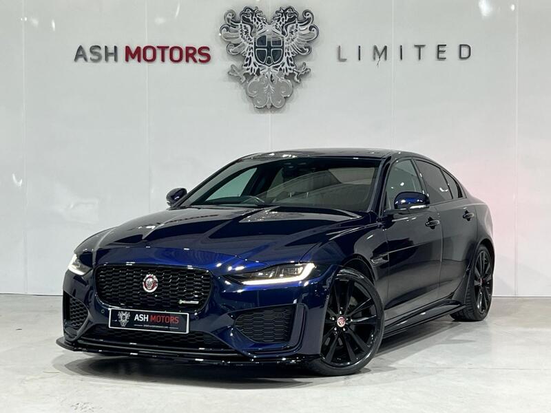 View JAGUAR XE 2.0 P250i R-Dynamic SE 