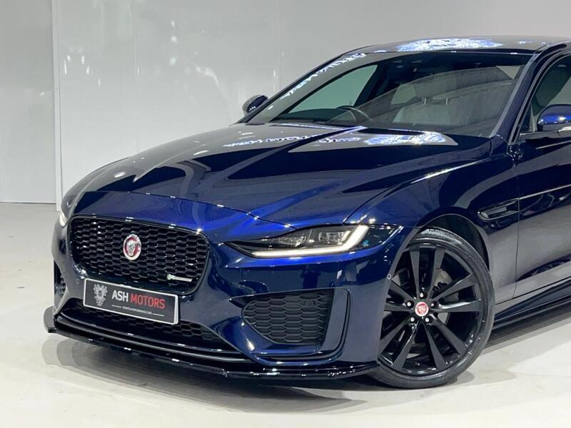 View JAGUAR XE 2.0 P250i R-Dynamic SE 