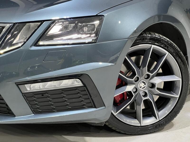 View SKODA OCTAVIA 2.0 TSI vRS