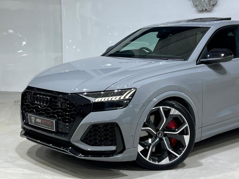 AUDI RSQ8