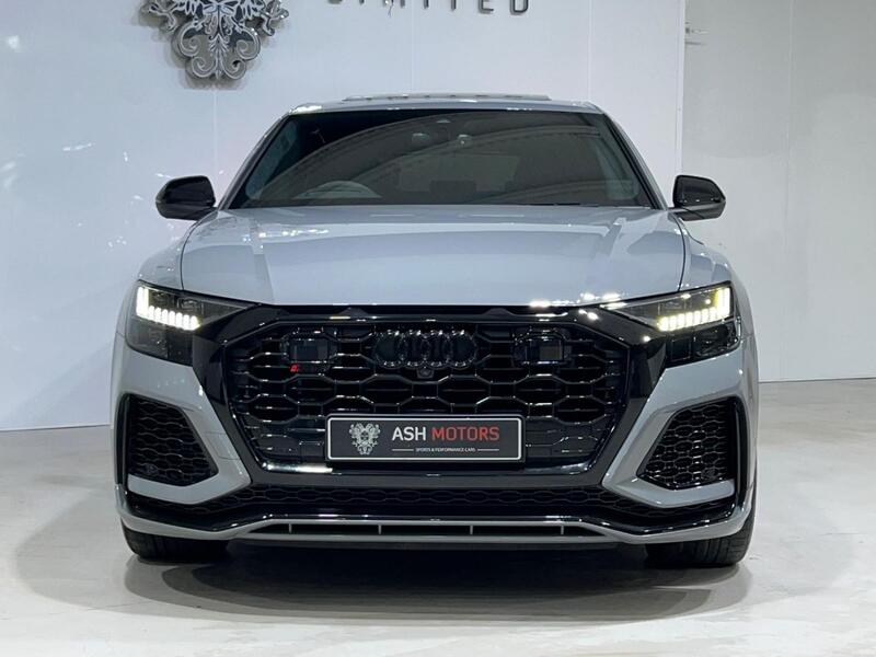 AUDI RSQ8