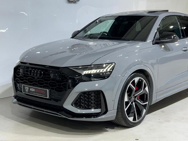 AUDI RSQ8