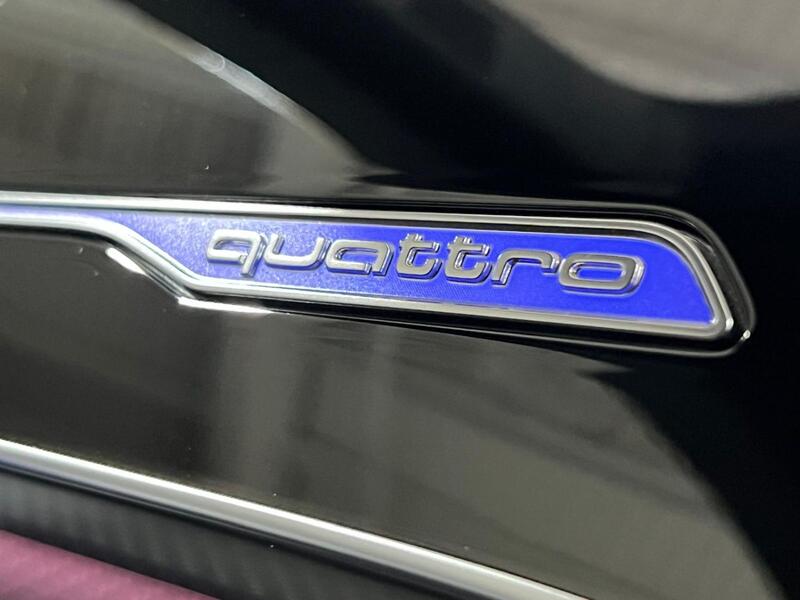 AUDI RSQ8