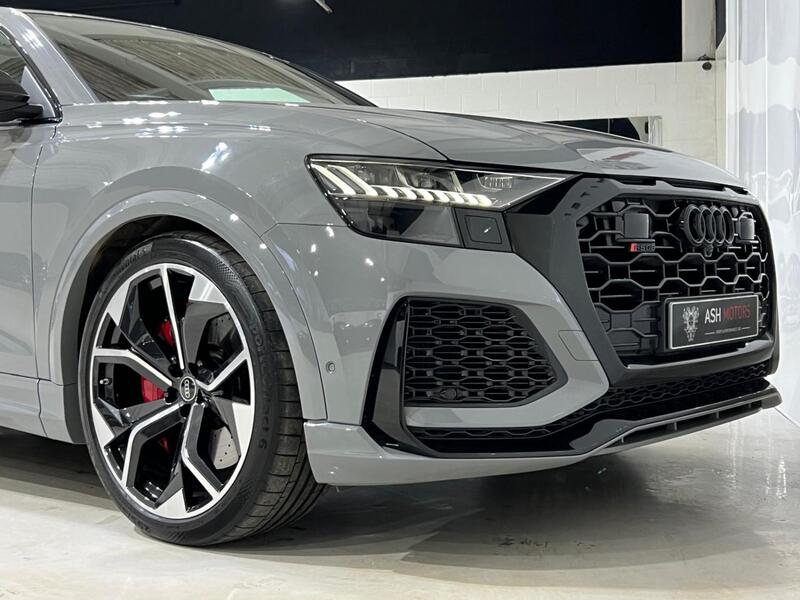 AUDI RSQ8