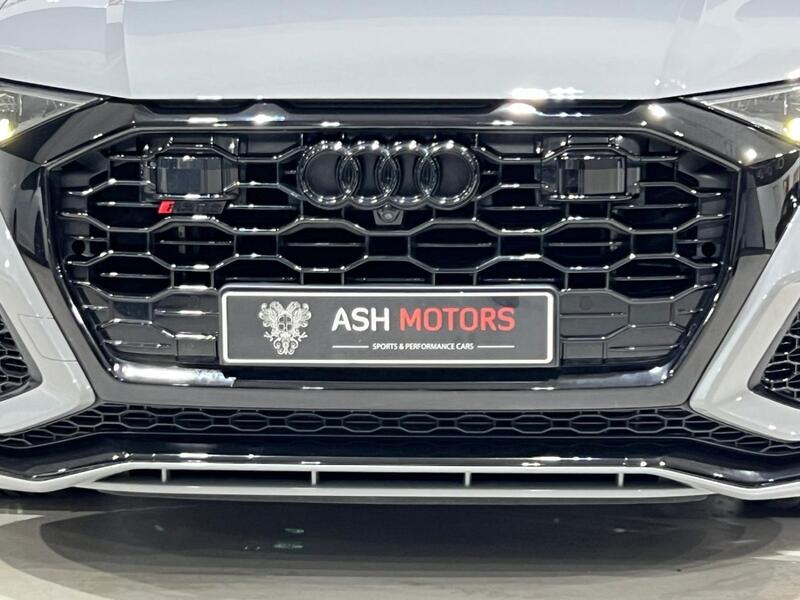 AUDI RSQ8