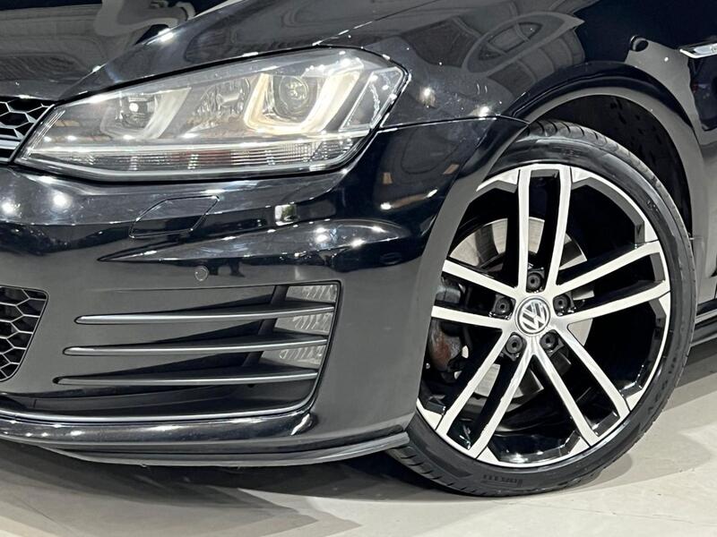 View VOLKSWAGEN GOLF 2.0 TDI BlueMotion Tech GTD