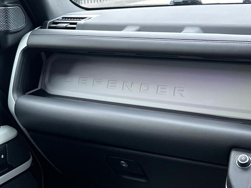 LAND ROVER DEFENDER 110