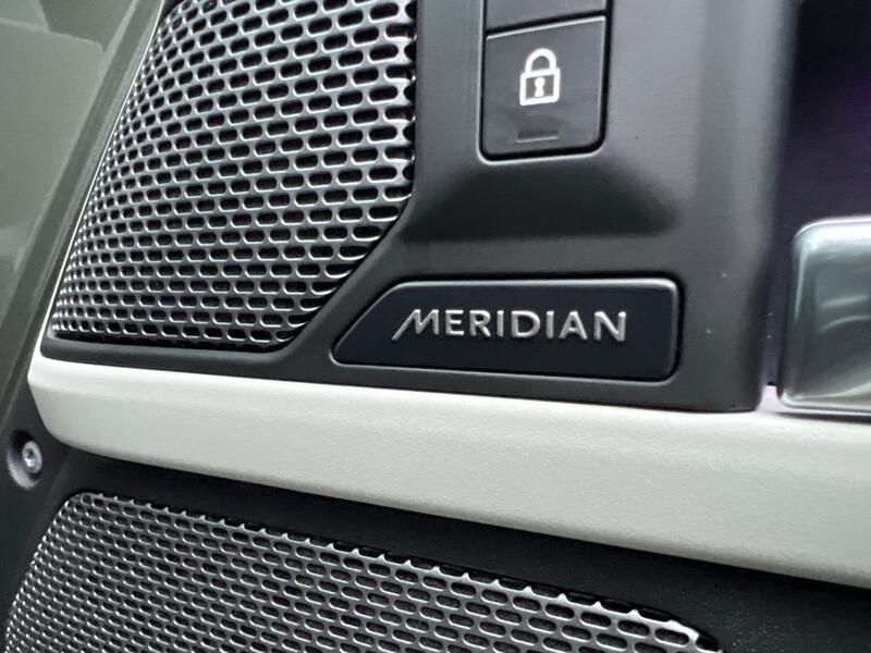 LAND ROVER DEFENDER 110