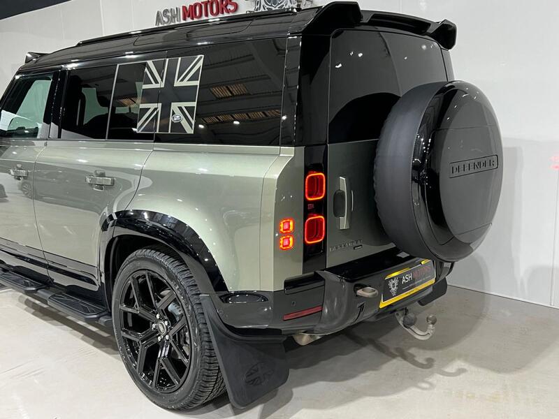LAND ROVER DEFENDER 110