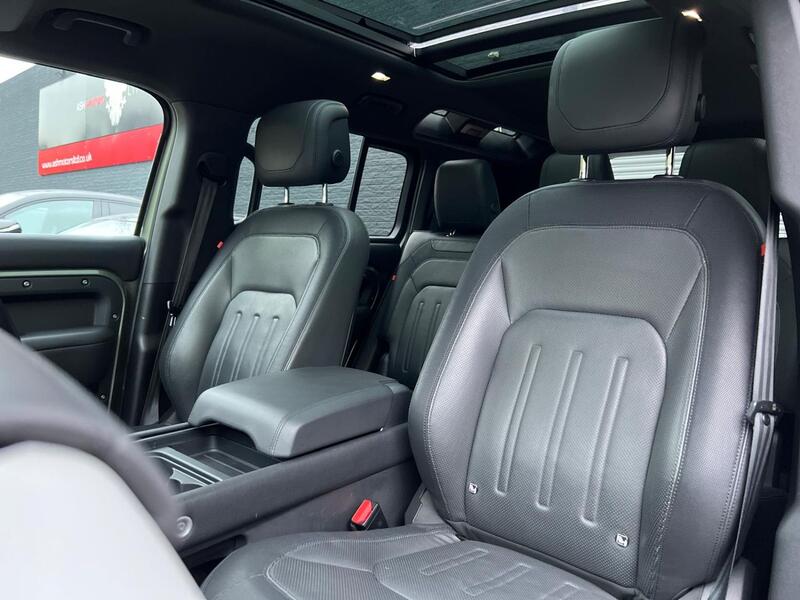 LAND ROVER DEFENDER 110