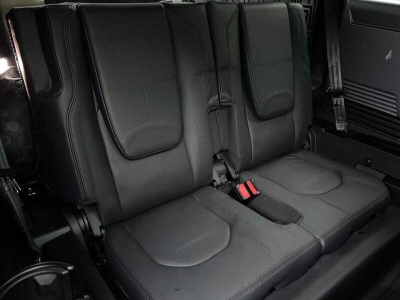 LAND ROVER DEFENDER 110