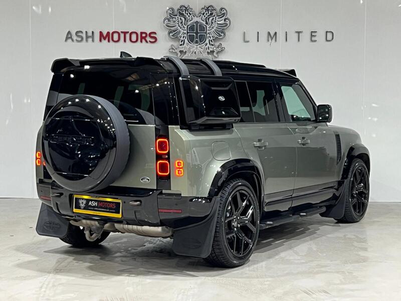 LAND ROVER DEFENDER 110