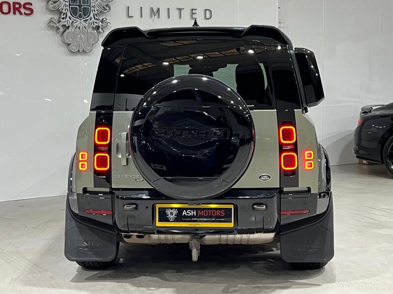LAND ROVER DEFENDER 110