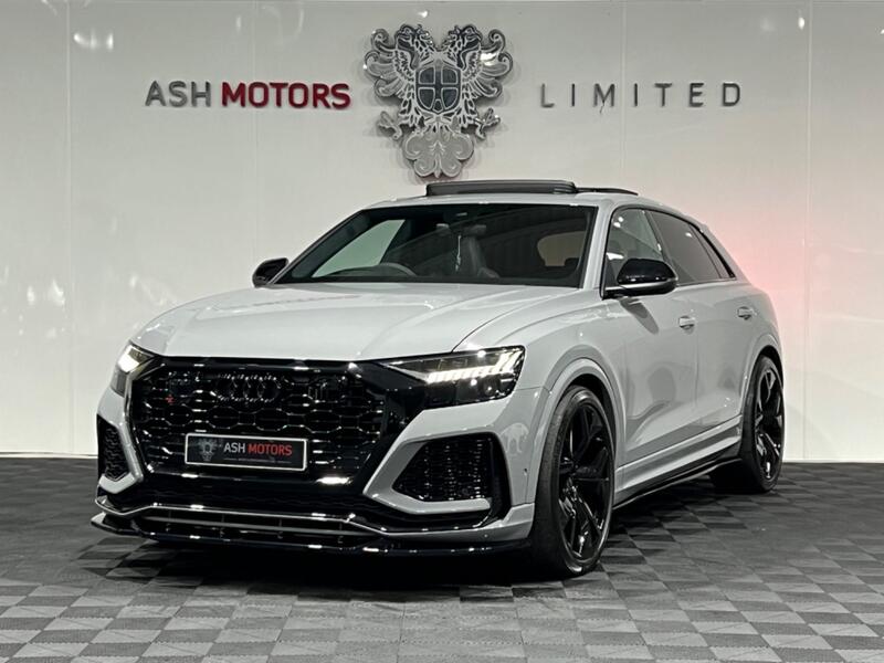 AUDI RSQ8