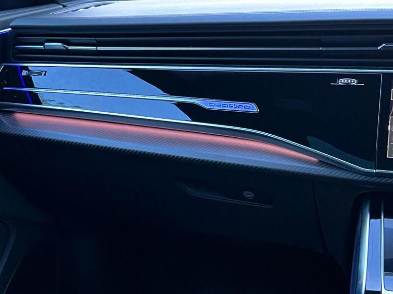 AUDI RSQ8