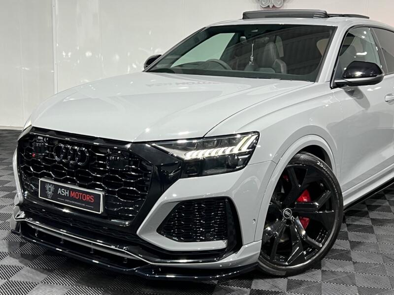 AUDI RSQ8