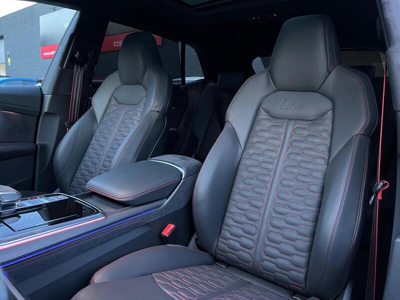 AUDI RSQ8
