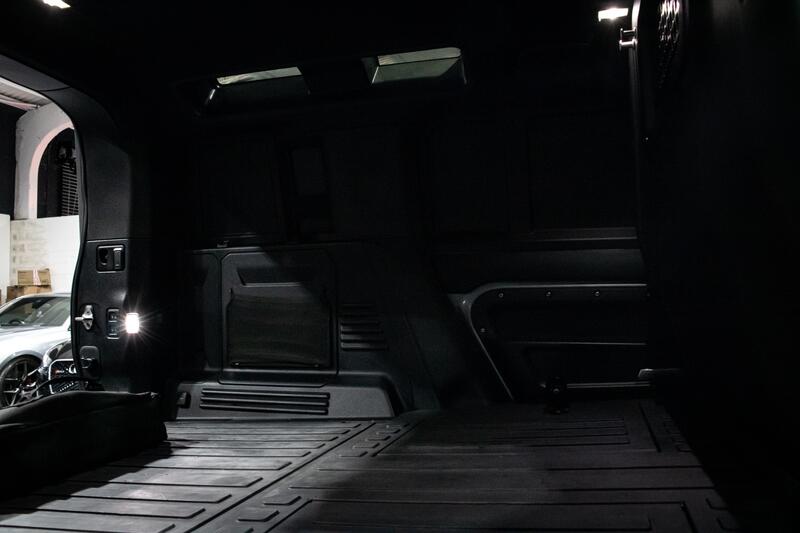 LAND ROVER DEFENDER