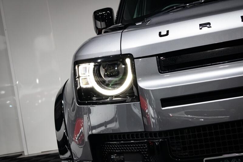 LAND ROVER DEFENDER