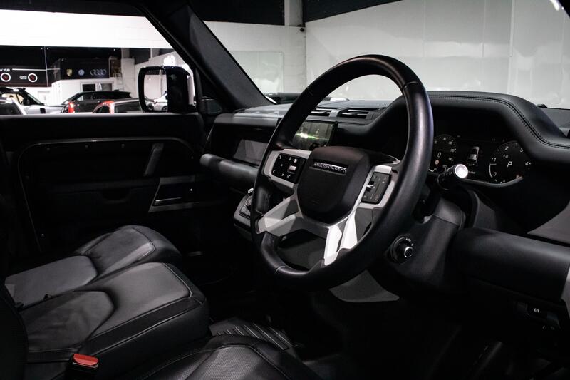 LAND ROVER DEFENDER