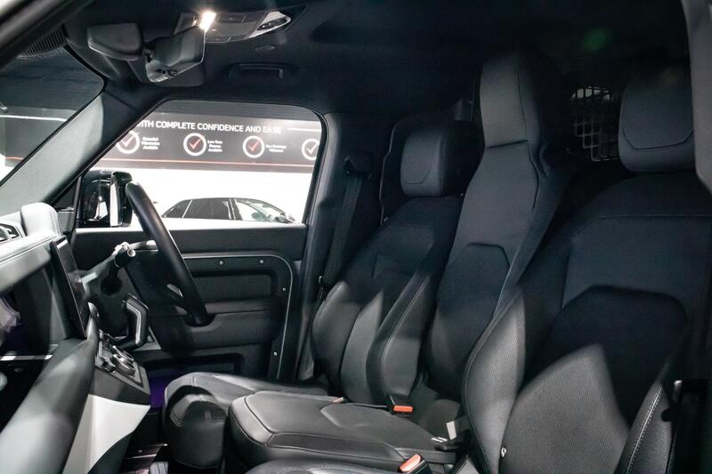 LAND ROVER DEFENDER