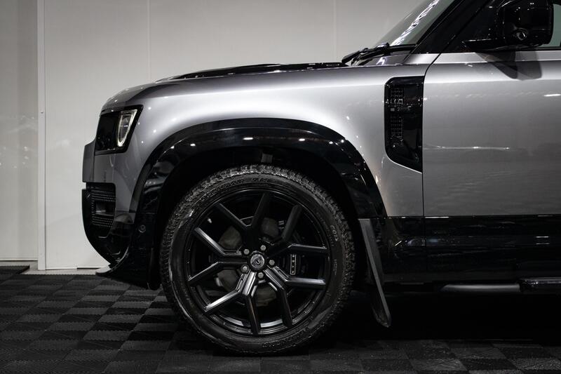LAND ROVER DEFENDER