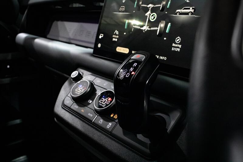 LAND ROVER DEFENDER