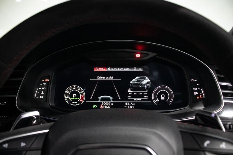 AUDI RSQ8