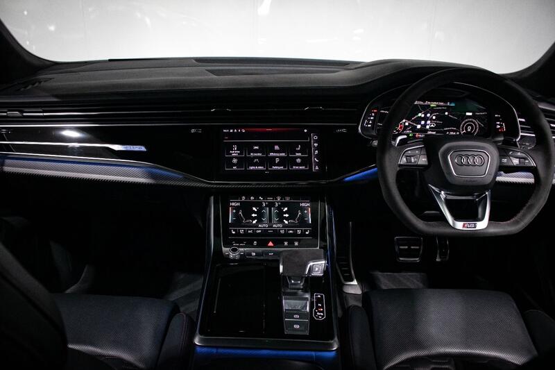 AUDI RSQ8