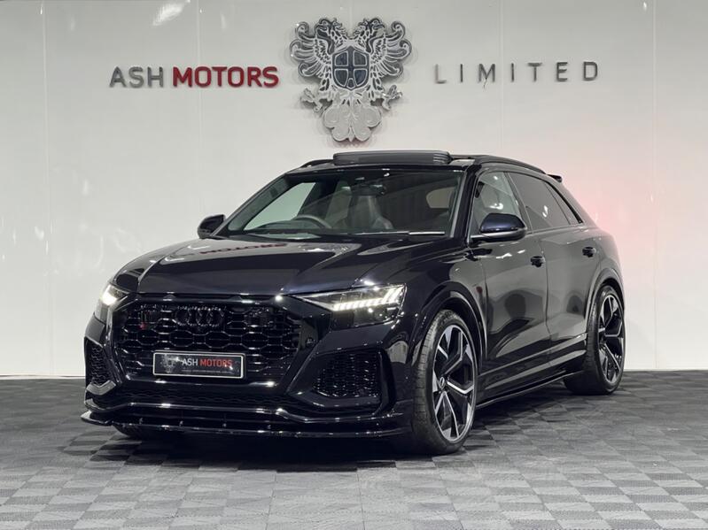 AUDI RSQ8