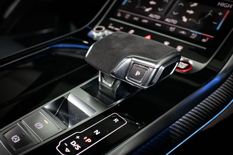 AUDI RSQ8