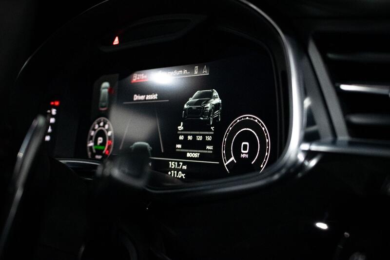 AUDI RSQ8
