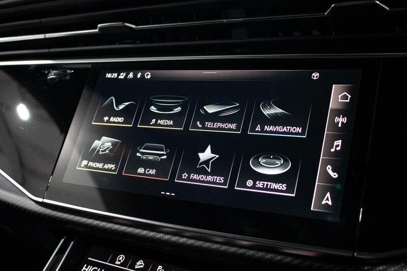 AUDI RSQ8