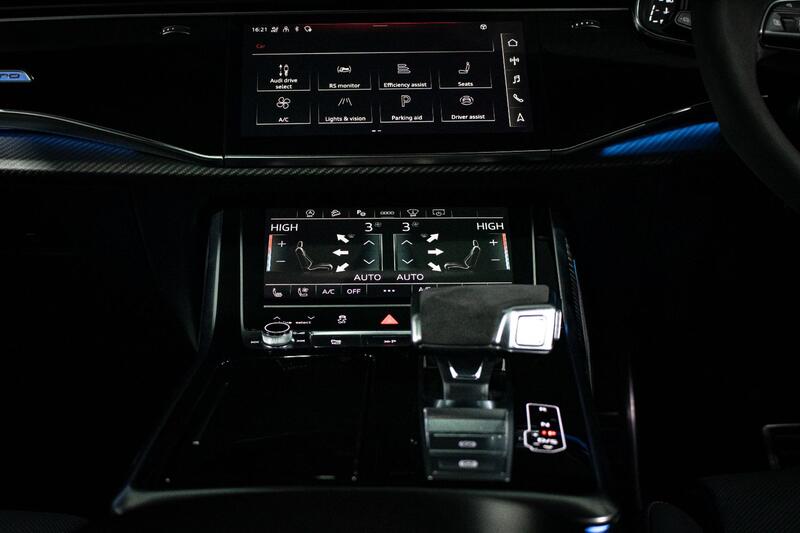 AUDI RSQ8
