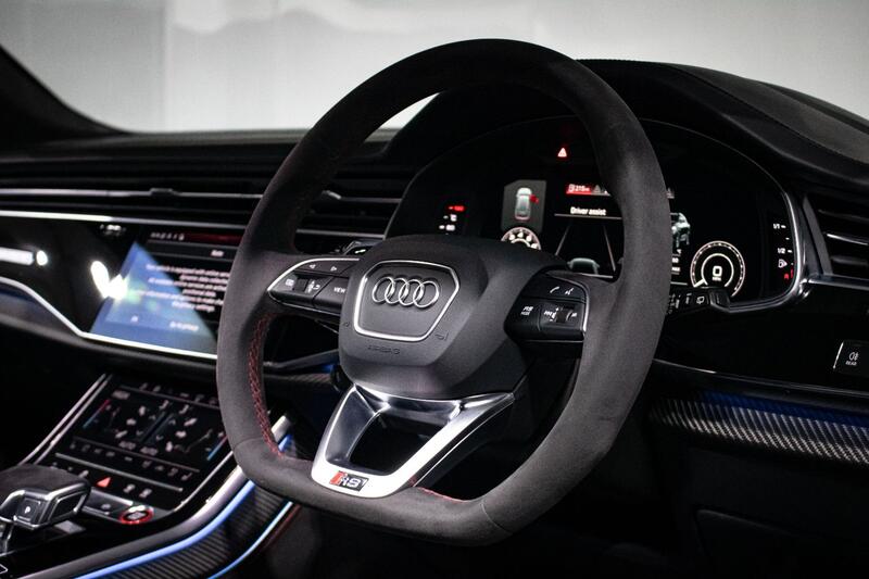 AUDI RSQ8