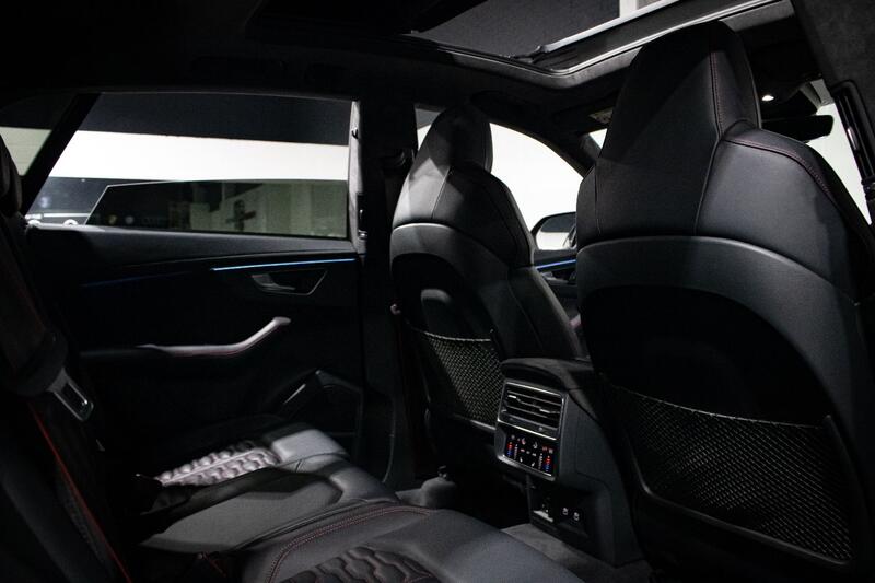 AUDI RSQ8