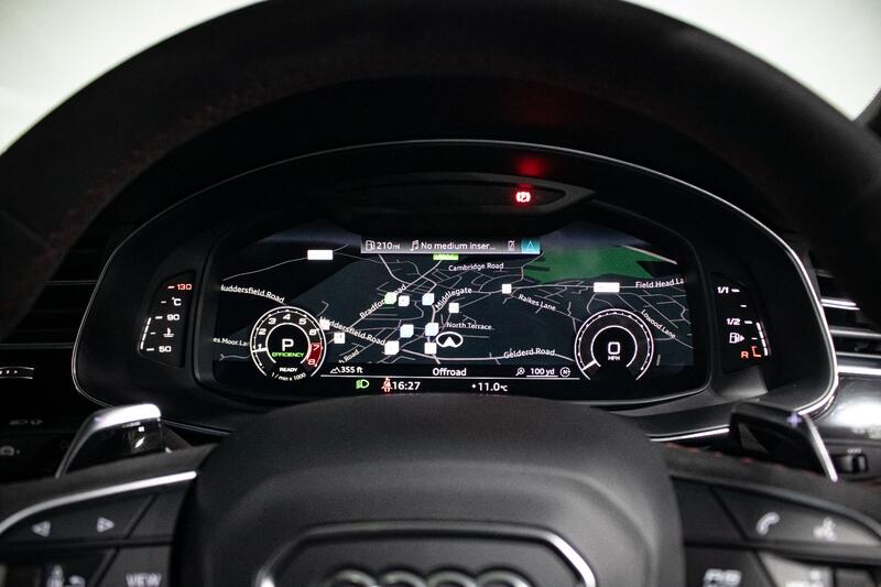 AUDI RSQ8