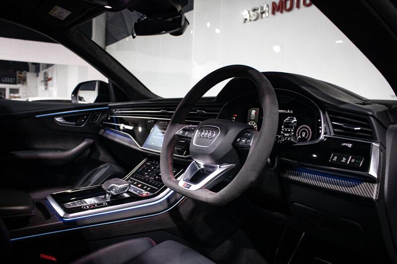 AUDI RSQ8