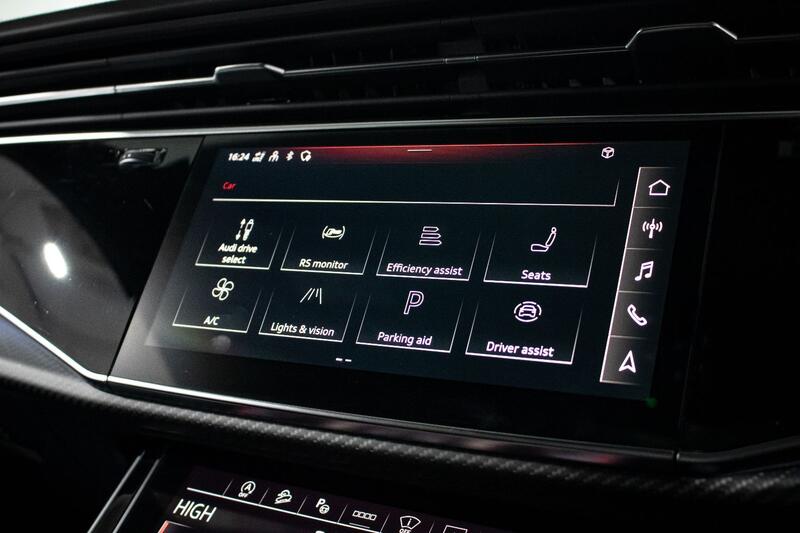 AUDI RSQ8