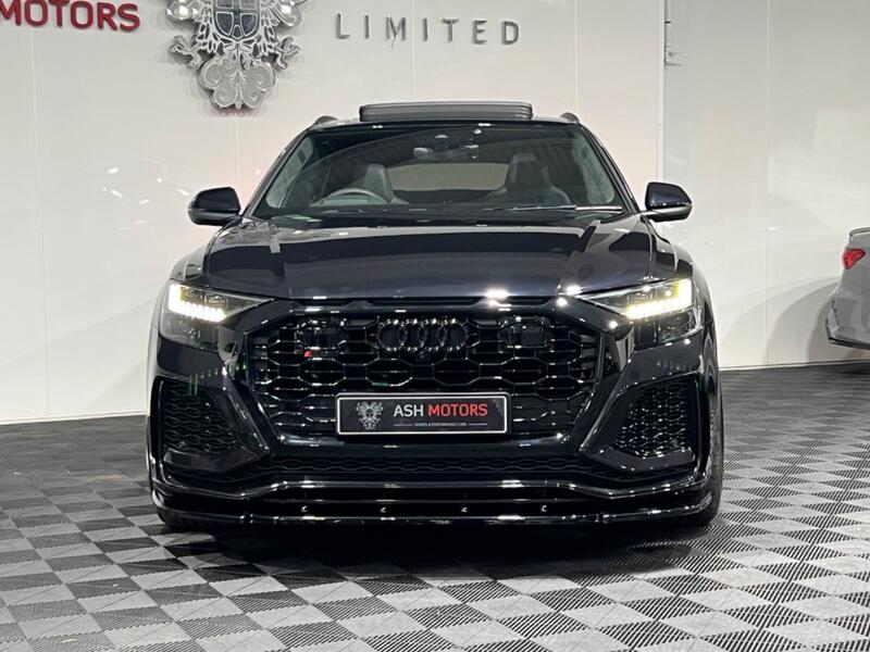 AUDI RSQ8