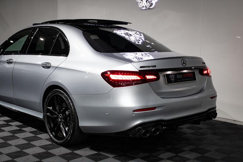 MERCEDES-BENZ E CLASS