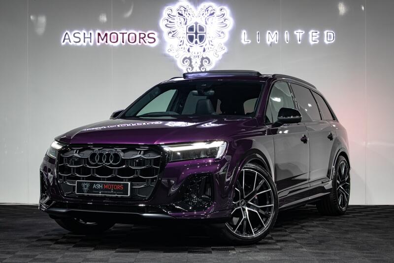 View AUDI SQ7 4.0 TFSI V8 Black Edition