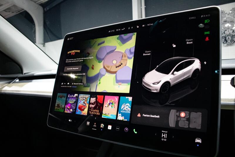 TESLA MODEL Y