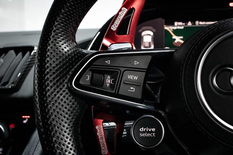 AUDI R8