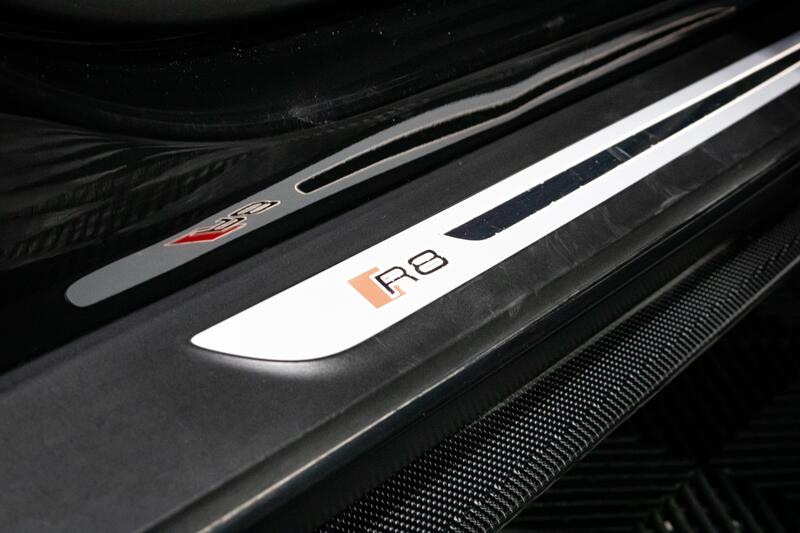 AUDI R8