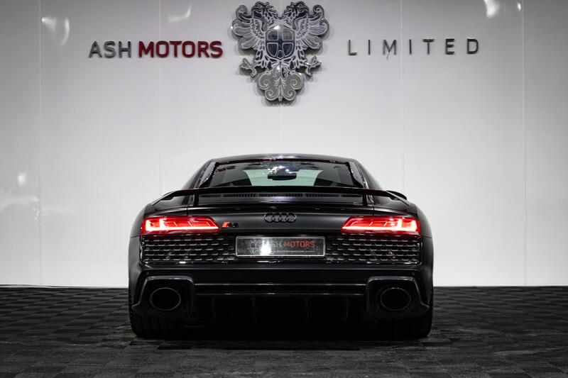 AUDI R8