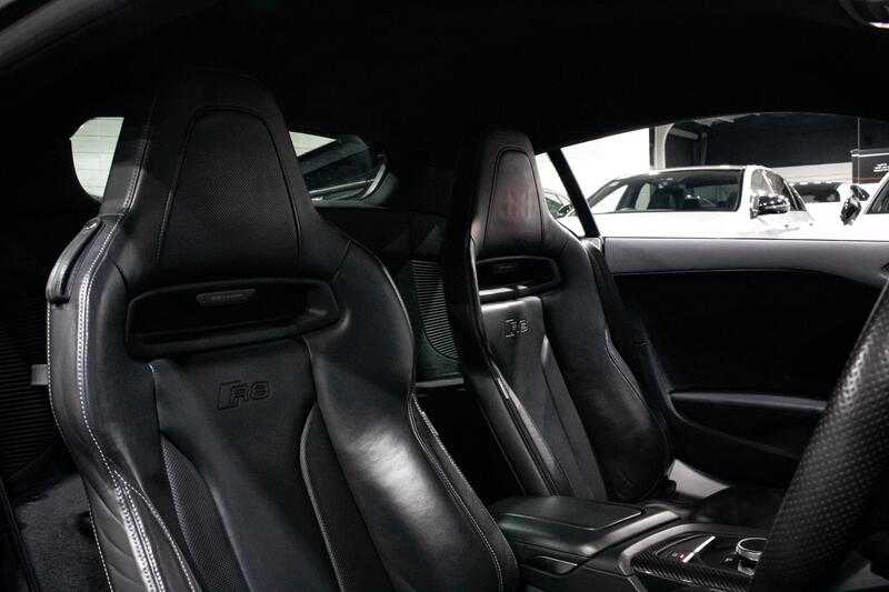 AUDI R8