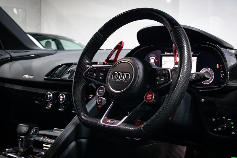 AUDI R8