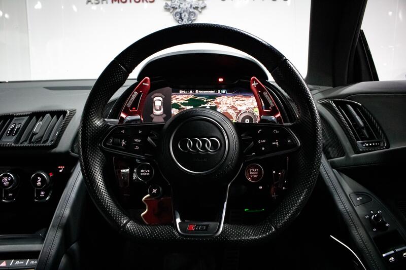 AUDI R8